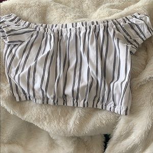 Me to we off the shoulder crop top